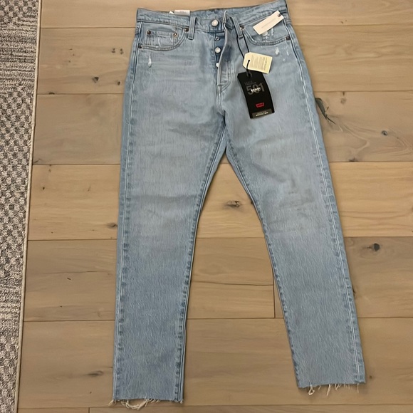 Levi's Denim - Levi’s 501 High Rise Skinny Raw Hem Denim Jeans in Samba On Denim Light Wash